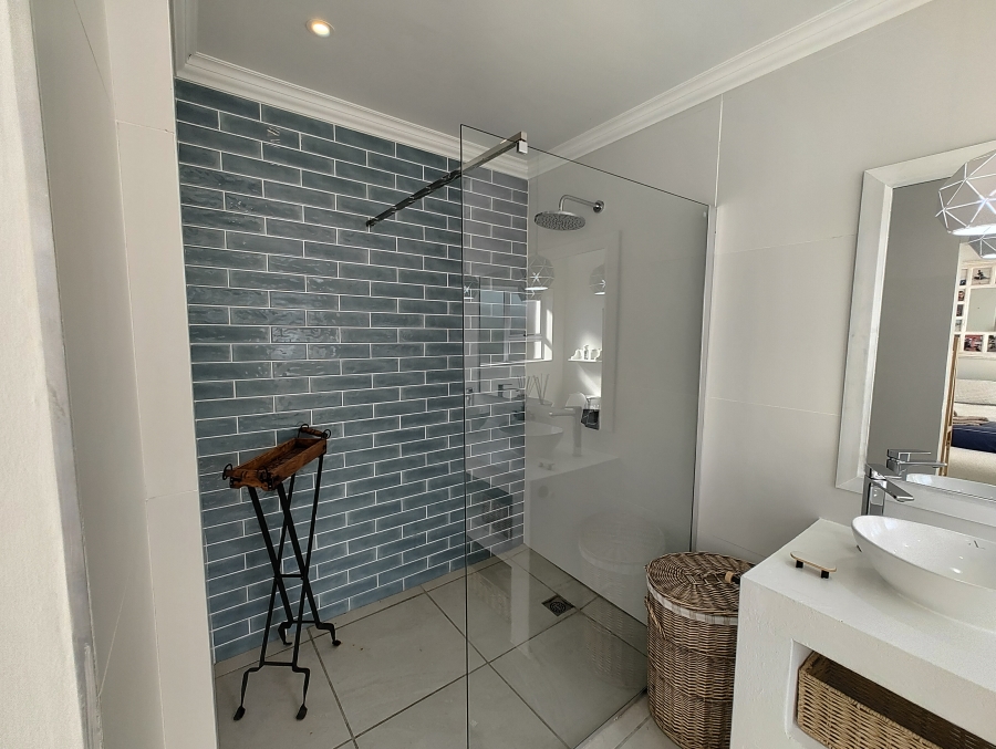 To Let 3 Bedroom Property for Rent in Stilbaai Wes Western Cape
